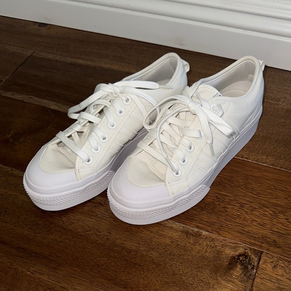 BNWOB BRAND NEW ADIDAS NIZZA White Canvas Sneakers